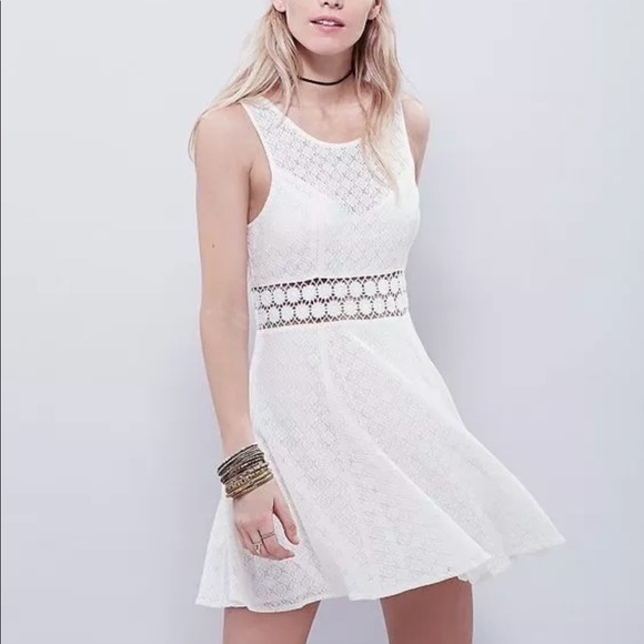 Free People Ivory Floral Daisies Dress Size 12 L Mini Cutout Taylor Swift Cute - Picture 2 of 9